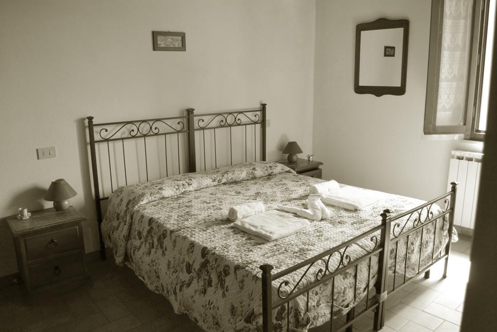 Villa Santa Maria Montalcino Zimmer foto